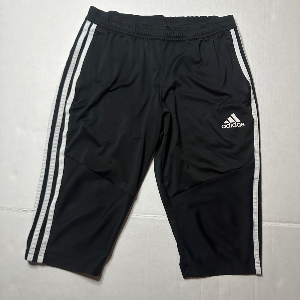Adidas men 3/4 track shorts size small